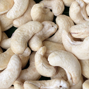 Wholesales Vietnam <b>Nuts</b> Cashew Cashew <b>Nuts</b> WW180, WW240, WW320 SANTIGO Raw Cashew <b>Nuts</b> W320 OEM, ODM - Product Image 1