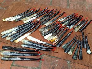 Cuerno de búfalo natural, calzador con logotipo personalizado vintage ecológico con mango largo/corto y diseño de agujero colgante, suministro de fábrica - Product Image 3