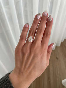 Bagues de fiançailles en or fin 18 carats exquis à la mode bijoux faits à la main poire coupe brillante Solitaire bagues de mariage en diamant cultivées en laboratoire - Product Image 5