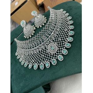 Parure de bijoux de créateur en laiton finition argentée, motif diamant, avec pierre principale en zircon, pour mariage, fiançailles, fête, cadeau - Product Image 1
