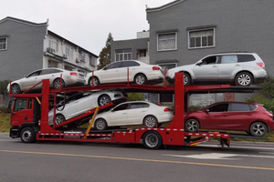 Available for immediate delivery Used SINOTRUK SITRAK 4*2 Car Carrier <b>Transport</b> Truck Double Deck 6 Cars Carrier Hauler Truck - Product Image 4