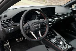 รถออดี้ RS5 คูเป้ ปี 2024 มือสอง สภาพดี 444 แรงม้า เครื่องยนต์ V6 ทวินเทอร์โบ พร้อมชุดแต่ง Black Optic Carbon และ Dynamic Packages ไม่ได้ดัดแปลง - Product Image 4