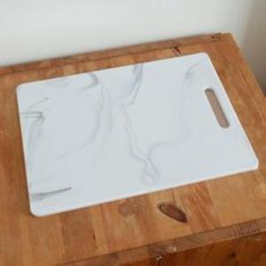 Planche à découper en marbre de haute qualité avec texture en pierre naturelle conçue pour les chefs professionnels et les amateurs de cuisine maison - Product Image 3