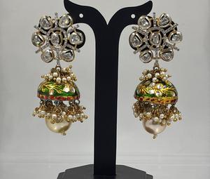 Pendientes Kundan de Diseño Tradicional con Baño de Oro de la Mejor Calidad, Colección para Bodas y Fiestas para Mujeres y Niñas - Product Image 2