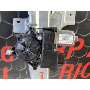 ชุดกลไกปรับกระจกหน้าต่างด้านหลังขวา PEUGEOT 2008 รุ่นที่ 1 (13>) หมายเลขอะไหล่ 9806088580 - Product Image 4