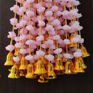 Mousse de rose avec perles dorées et cloche pour décoration Diwali Mandap décoration mariage indien mousse fleur toile de fond décor de noël - Product Image 1