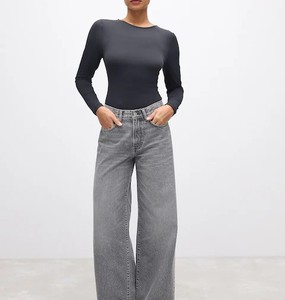 Nouveau été mode col rond couleur unie à manches longues femmes T-shirt coupe ajustée T-shirt pour femmes couleur gris foncé - Product Image 6