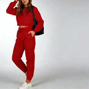 Vêtement de sport pour femmes en gros, sweat-shirt court et pantalon de jogging, couleur vison foncé, coupe courte, épaules tombantes, fabriqué au Pakistan avec logo brodé - Product Image 2