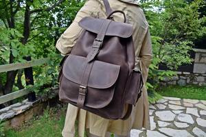 Sac à dos extra large en cuir véritable marron ciré Sac à dos de sport unisexe avec logo personnalisé Sac de voyage fait à la main pour hommes - Product Image 2