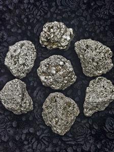 Géodes de pyrite du Pérou, amas originaux, super belles - Géode de roche de pyrite de fer naturelle à haute énergie pour augmenter la volonté - Product Image 2