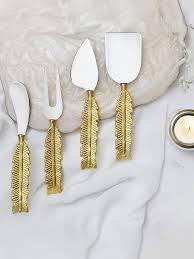 Juego de Servidores de Queso Clásicos de Acero Inoxidable con Mango de Hoja de Latón Dorado para Uso en la Mesa - Product Image 2