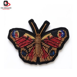 Badges perlés de qualité supérieure, motif de perlage détaillé, finition décorative élégante pour la décoration de vêtements, accessoires de mode et habillement. - Product Image 1