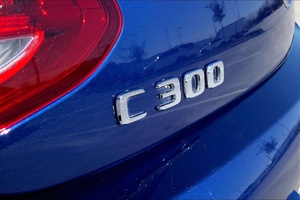 Mercedes-Benz C 300 RWD 2018 Usado Recientemente, Auto de 2 Puertas con Bajo Kilometraje - Product Image 3