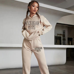 Ensemble de survêtement décontracté pour femmes, vêtements de sport conçus pour l'entraînement, le fitness, le confort, l'usage quotidien et un style de vie moderne - Product Image 1