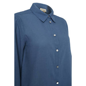 Blusa de Popelina Violeta de Corte Holgado con Logotipo Bordado, Estilo Occidental Informal - Product Image 2