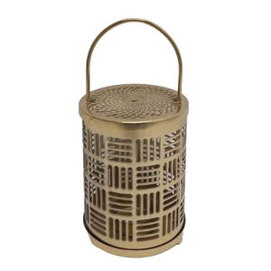 Linterna de vela colgante de Metal de diseño más nuevo, acabado dorado para decoración de iluminación de hogar y jardín, linterna hecha a mano a granel - Product Image 1