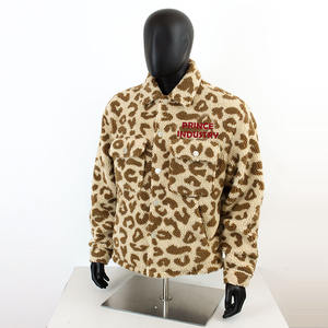 Chaqueta Sherpa Personalizada con Estampado de Leopardo para Hombre, Abrigo Cálido con Botones, Chaqueta Acolchada para Exteriores, Chaqueta Sherpa de Forro Polar - Product Image 1