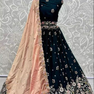 ชุดแต่งงาน lehenga choli กับดอกไม้และเย็บปักถักร้อยดอกแดนดิไลออน - Product Image 1