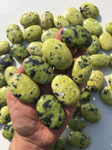 Vente en gros de pierre naturelle de palmier en lizardite Serpentine de guérison pierre précieuse de méditation Feng Shui Home Decor Ornement Sculpture Mascotte - Product Image 2