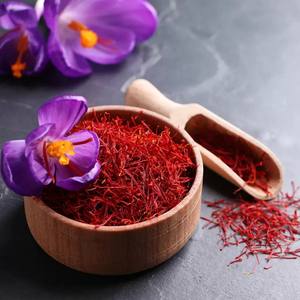 KC ENTERPRISES Premium Handpicked Kashmiri Saffron Rich Aroma Color dorado Mejor calidad 24 meses Vida útil - Product Image 5