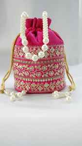 Mini bolsos de muñeca Potli hechos a mano indios para mujer, decoración de encaje de alta calidad, cierre de cordón, forro de satén para todas las estaciones - Product Image 5