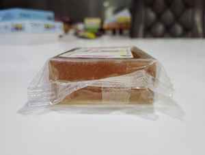 JABÓN ZONZU NAVGRHA JUPITER equilibrado con humedad con extractos botánicos que dan un lavado suave y una sensación refrescante a la piel - Product Image 4