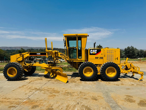 CAT 140K niveleuse 4WD tracteur à pied avec composants de base-boîte de vitesses de moteur à engrenages de pompe à vendre - Product Image 3