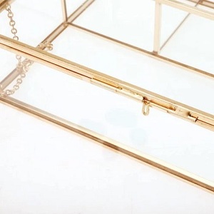 Caja de Joyería de Metal y Vidrio Rectangular Grande, Dorada, Personalizable, de Alta Calidad, Exhibidor de Alta Gama con Decoración Elegante para Almacenamiento - Product Image 3