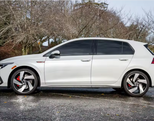 รถยนต์มือสอง Volkswagen Golf GTI S ปี 2023 สภาพดีมาก ขายดีที่สุดในตลาดรถยนต์มือสองทั่วโลก - Product Image 4