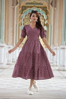Robe de bal indienne en coton imprimé à la main, col en V, longueur genou, style bohème, motif floral, design tendance, naturel