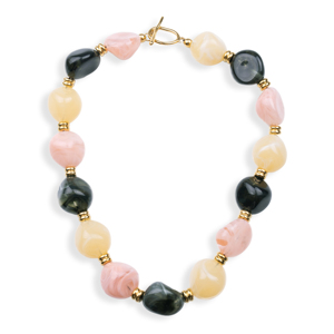 Collana CUCOCUCA fatta a mano 464250650 con pietre in resina multicolore e perline in acciaio inossidabile placcato oro, un audace statement di moda - Product Image 2