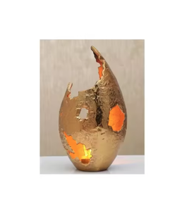 เทียนหอมเชิงเทียนโลหะทำมือ - Product Image 1