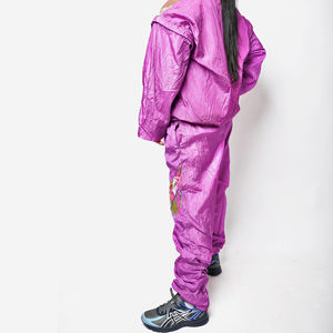 2025 Veste coupe-vent personnalisée à la mode pour les femmes | Vêtements de sport de plein air légers et imperméables parfaits pour les marques et les détaillants - Product Image 4