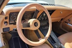 Chevrolet Corvette 2024 d'occasion, courbe d'ingénierie classique, puissance raffinée, aérodynamique affûtée, sensations améliorées, cuir, toit panoramique - Product Image 5