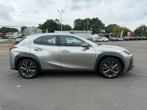 Lexus UX 250h F Sport 2021, Automático, Volante a la Izquierda, Interior de Cuero Claro, Camioneta 4x4 con Neumáticos R19 y Cámara Trasera - Product Image 5