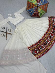 Dernier créateur pur coton Gamthi imprimé travail Lehenga Choli par FabZone vêtements indiens et pakistanais - Product Image 2