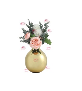 Florero de metal con Decoración de mesa con acabado dorado brillante a precio mayorista - Product Image 6