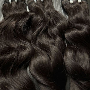 Extensions de cheveux humains indiens vierges en gros, lots de cheveux naturels bruts à prix abordable, cheveux Remy à ondulation naturelle, double trame machine - Product Image 1