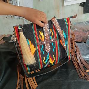 Meilleures ventes de sac à bandoulière en cuir véritable usiné à la main couverture de selle sac à main bandoulière Western Cowgirl Style sac à main fabricant - Product Image 3