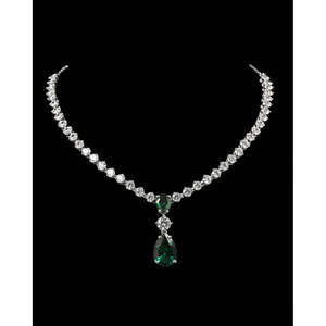 Collar Clara de Plata de Ley 925 con Incrustaciones de Circonita Verde en Forma de Gota de Agua - Product Image 3