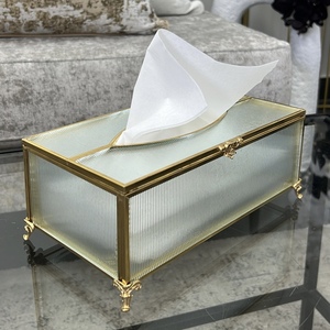 Boîte à mouchoirs en verre design avec cadre en laiton brillant, style nordique, élégante, avec fermoir, pour l'organisation et le rangement à la maison - Product Image 2