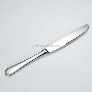 Juego de cubiertos de plata pulida de primera calidad que ofrece durabilidad, tacto suave y un estilo de comedor elegante para todas las ocasiones. - Product Image 4