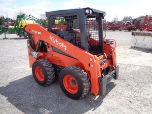 Chargeuse compacte Kubota SSV65 2024-Puissance compacte, levage vertical et performance à usage intensif - Product Image 2
