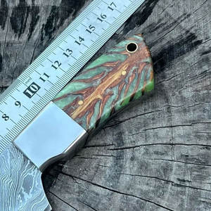 Couteau à peler en acier damas fait à la main avec gaine en cuir de vache et manche en époxy - Product Image 4