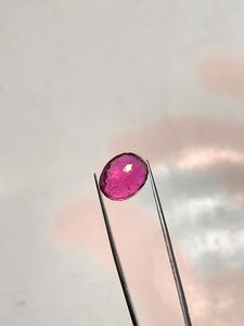 Piedra preciosa ovalada facetada rubelita natural - Product Image 5