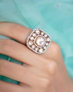 Bague plaquée or à la mode Bijoux de mode en laiton élégants pour un usage quotidien - Product Image 1