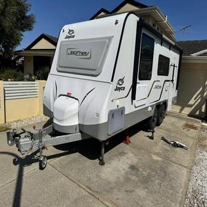 Compre remolque de viaje estándar por tierra a precio barato Garantía de calidad Caravana de techo duro Casa RV Remolque Caravana de viaje En stock - Product Image 3