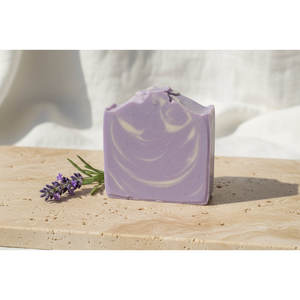 Savon artisanal à la lavande au lait de chèvre et aux algues marines, anti-acné et éclaircissant, enrichi au coco et au curcuma - Product Image 3