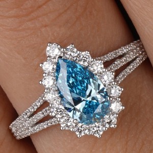 2025 <b>Fine</b> Jewelry Original Eternity Wedding Pear Cut Diamond <b>Fine</b> <b>Rings</b> IGI Certified VVS Moissanite Diamond <b>Ring</b> for Women - Product Image 2