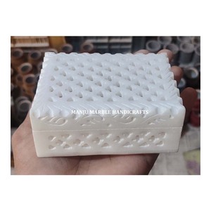 Boîtes à bijoux décoratives artisanales en pierre sculptée en marbre Jali Work Boîte à bijoux en forme de rectangle pour cadeau et décoration - Product Image 4